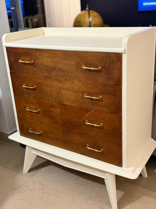 Commode vintage rénovée - Charme rétro & élégance intemporelle