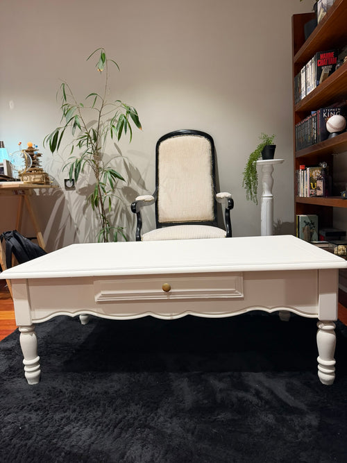 Table basse rénovée - Elégance & authenticité